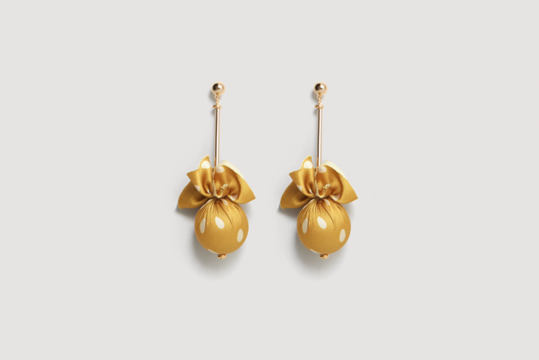Boucles d’oreilles pendentifs à pois Mango