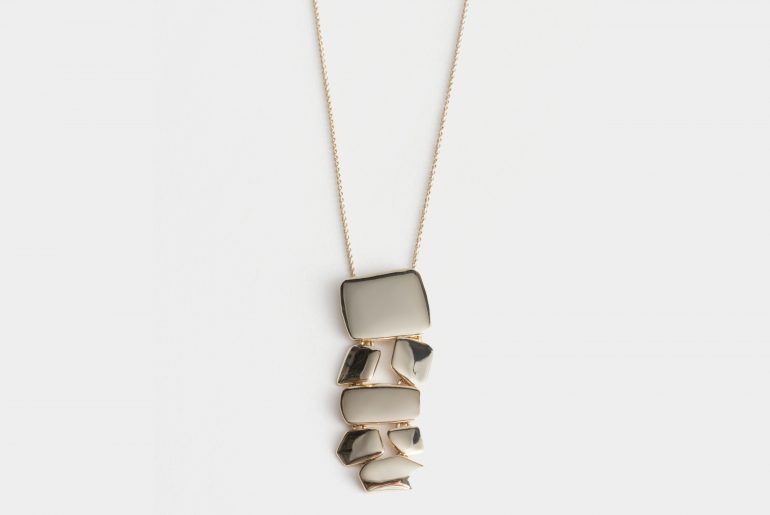 Collier sautoir & Other Stories