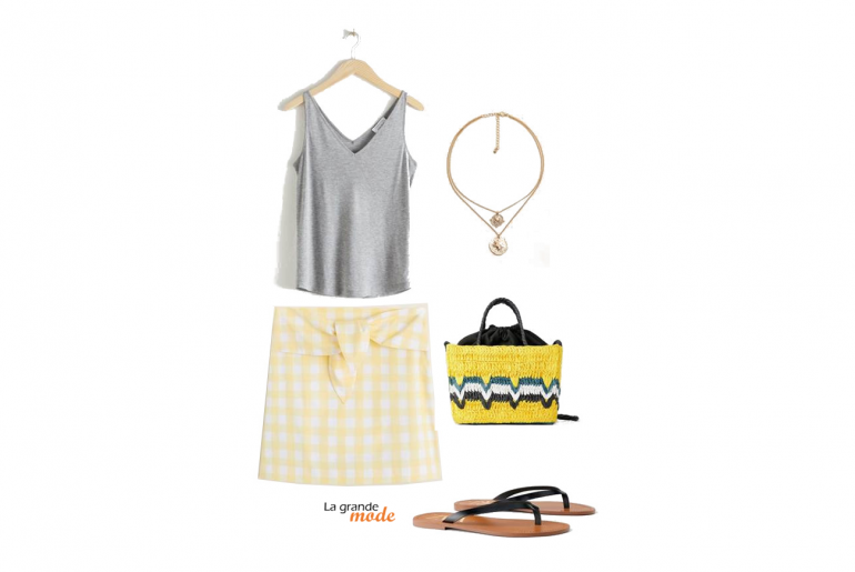 Jupe vichy jaune & Top gris : quand le feu rencontre la glace La Grande Mode - Idée look avec une jupe vichy - Tendance mode printemps été 2019 - SS2019 SS19